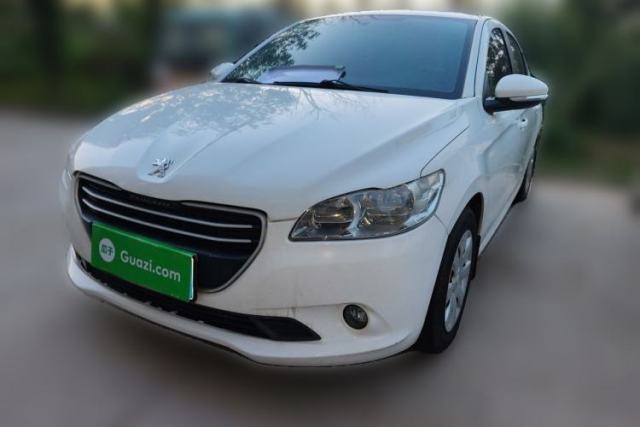 Gebrauchter Peugeot 301 2014 1.6L Manual Comfort Edition