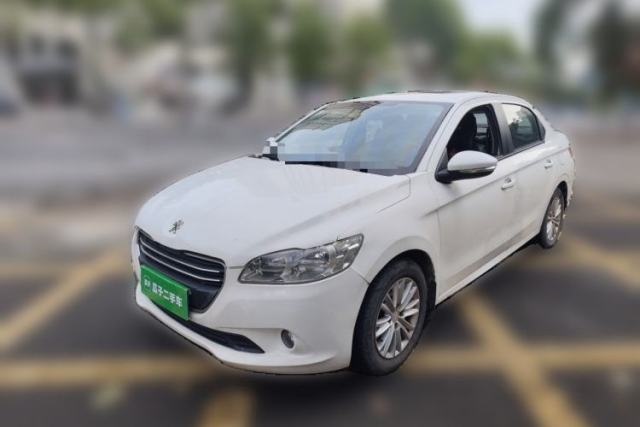 Gebrauchter Peugeot 301 2014 1.6L Manual Luxury Edition