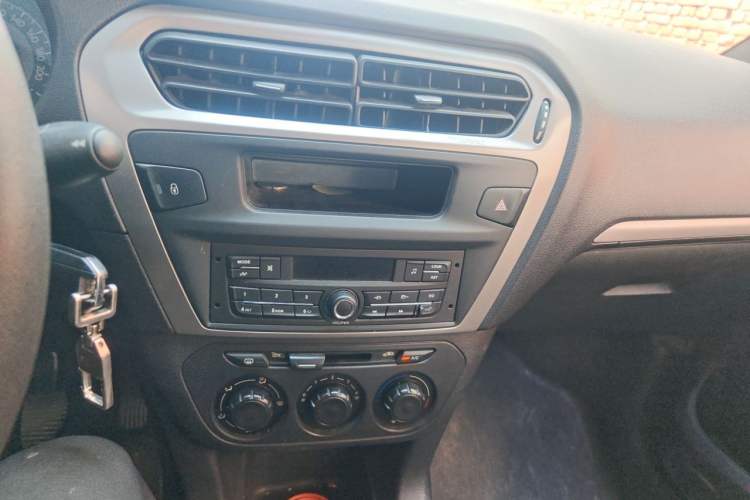 Used Peugeot 301 2014 1.6L Manual Comfort Edition Audio And AC Panel