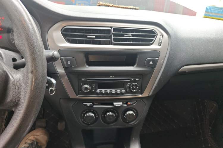 Used Peugeot 301 2014 1.6L Manual Comfort Edition Audio And AC Panel