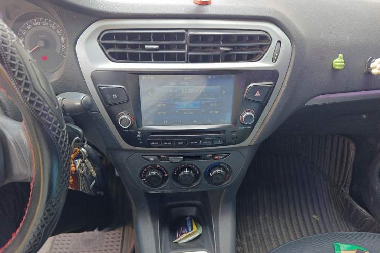 Used Peugeot 301 2014 1.6L Manual Comfort Edition Audio And AC Panel