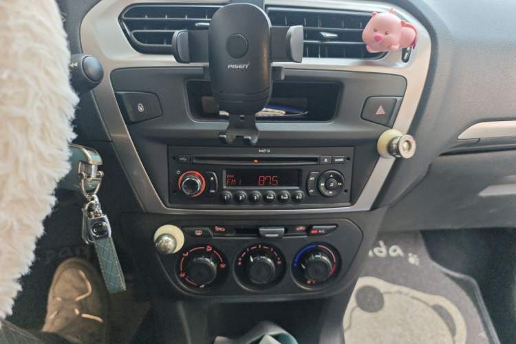 Used Peugeot 301 2014 1.6L Automatic Comfort Edition Audio And AC Panel
