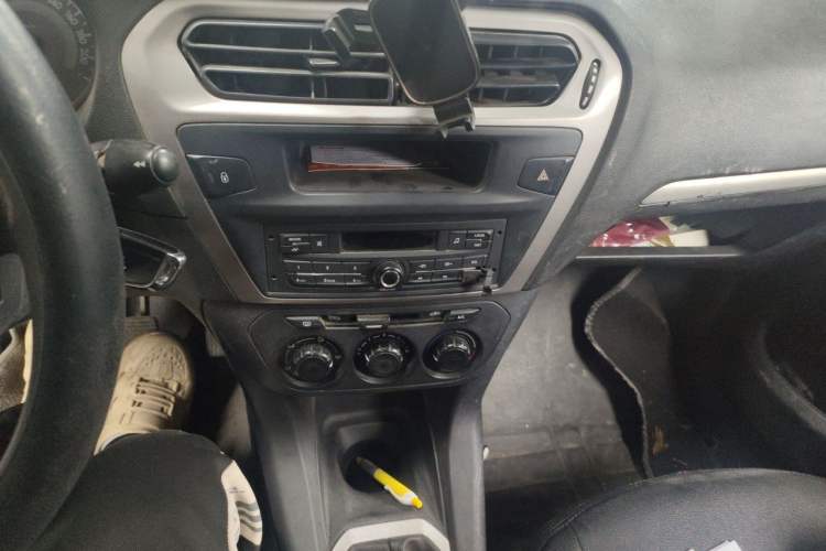 Used Peugeot 301 2014 1.6L Manual Comfort Edition CNG Audio And AC Panel