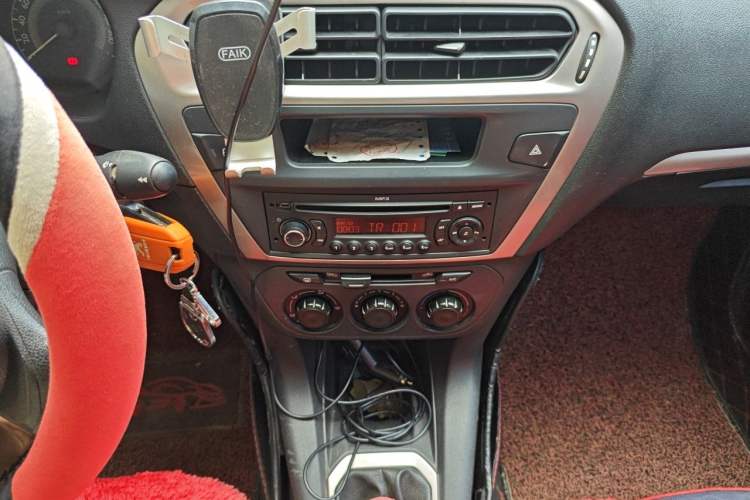 Used Peugeot 301 2014 1.6L Manual Comfort Edition Audio And AC Panel