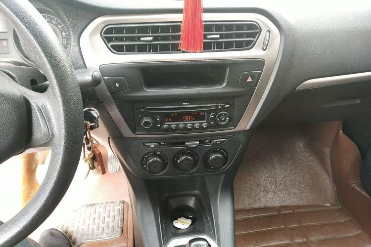 Used Peugeot 301 2014 1.6L Manual Comfort Edition Audio And AC Panel