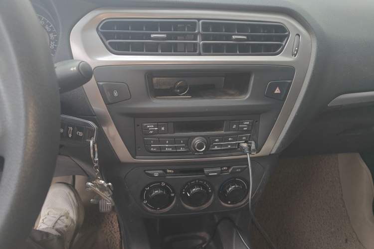Used Peugeot 301 2014 1.6L Manual Comfort Edition Audio And AC Panel