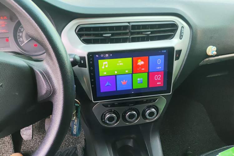 Used Peugeot 301 2014 1.6L Manual Comfort Edition Audio And AC Panel