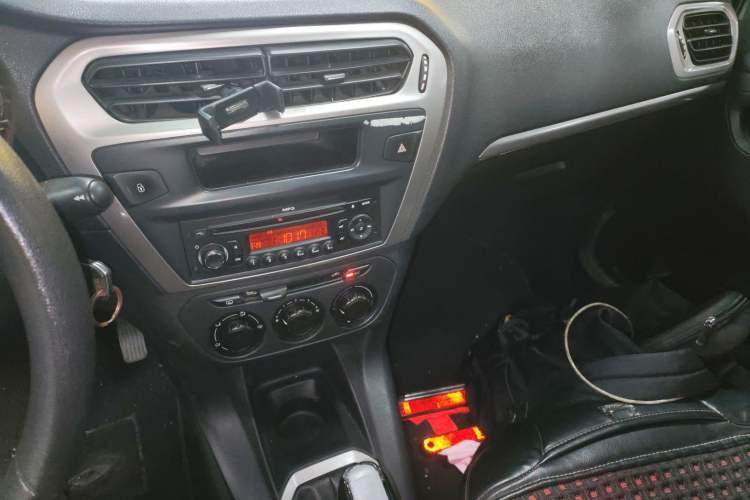 Used Peugeot 301 2014 1.6L Manual Comfort Edition Audio And AC Panel