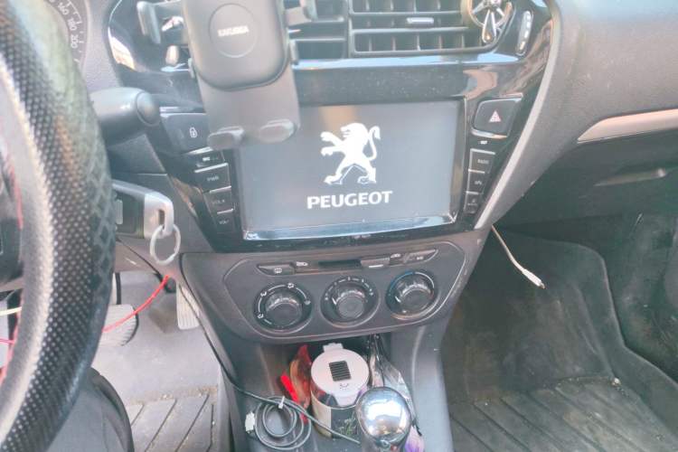 Used Peugeot 301 2014 1.6L Automatic Comfort Edition Audio And AC Panel