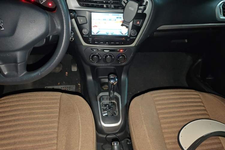 Used Peugeot 301 2014 1.6L Automatic Comfort Edition Audio And AC Panel