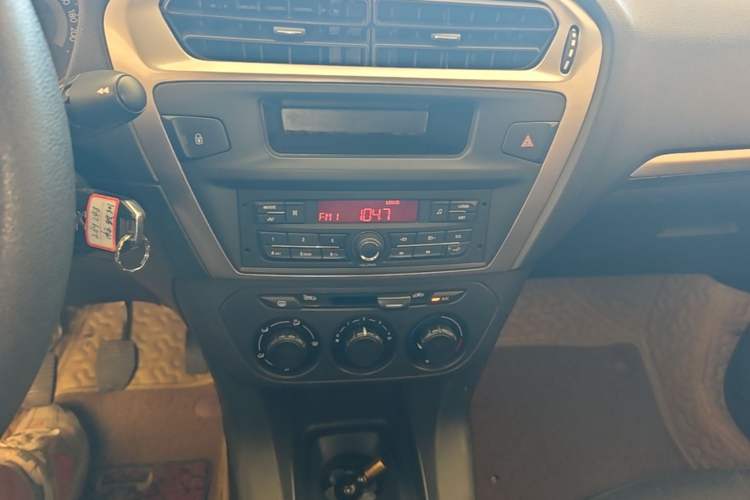 Used Peugeot 301 2014 1.6L Manual Comfort Edition Audio And AC Panel