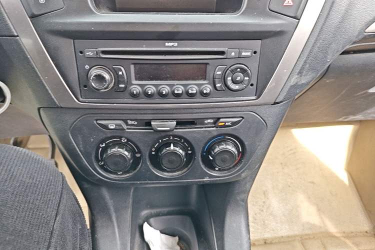Used Peugeot 301 2014 1.6L Manual Comfort Edition Audio And AC Panel