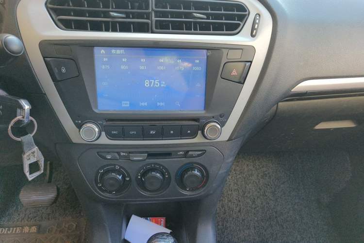 Used Peugeot 301 2014 1.6L Automatic Comfort Edition Audio And AC Panel