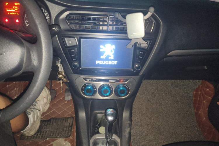 Used Peugeot 301 2014 1.6L Automatic Comfort Edition Audio And AC Panel