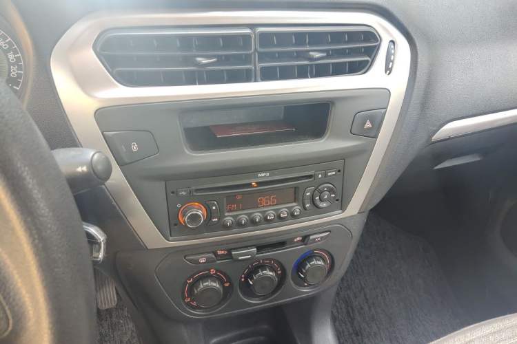 Used Peugeot 301 2014 1.6L Manual Comfort Edition Audio And AC Panel