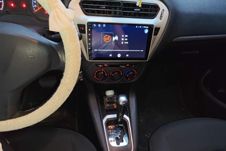 Used Peugeot 301 2014 1.6L Automatic Comfort Edition Audio And AC Panel