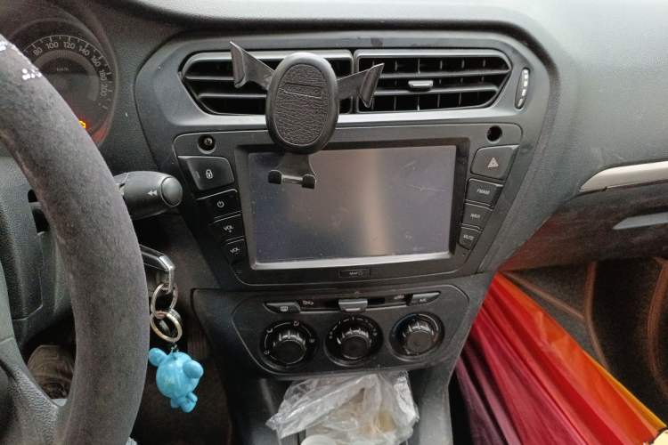 Used Peugeot 301 2014 1.6L Manual Comfort Edition Audio And AC Panel