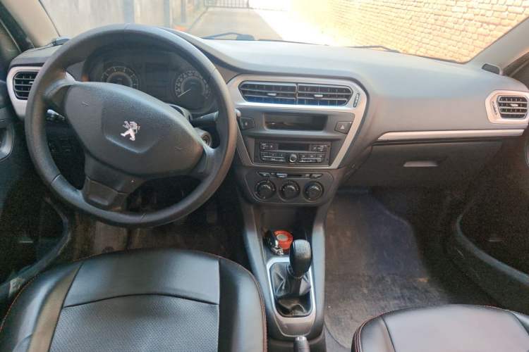 Used Peugeot 301 2014 1.6L Manual Comfort Edition Center Console