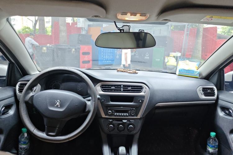 Used Peugeot 301 2014 1.6L Manual Comfort Edition Center Console