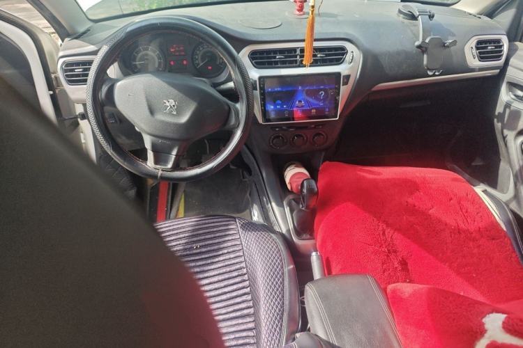 Used Peugeot 301 2014 1.6L Manual Comfort Edition Center Console
