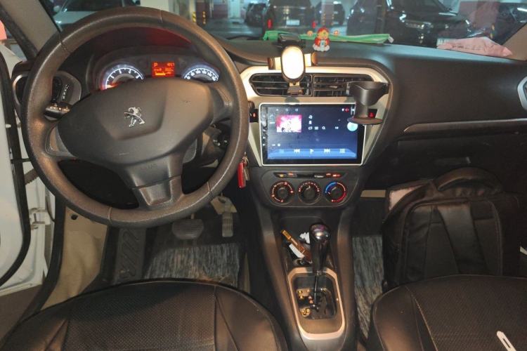 Used Peugeot 301 2014 1.6L Automatic Comfort Edition Center Console