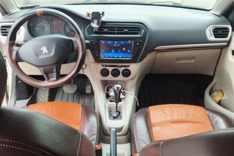 Used Peugeot 301 2014 1.6L Automatic Comfort Edition Center Console