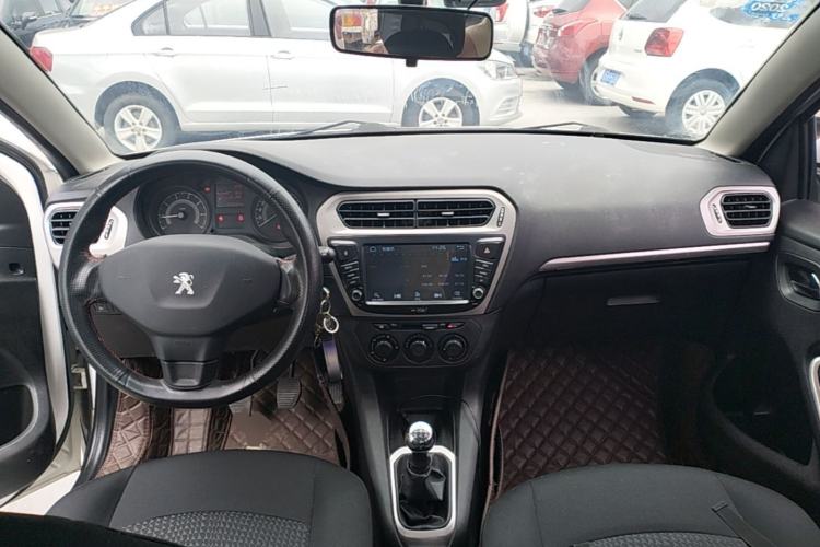 Used Peugeot 301 2014 1.6L Manual Comfort Edition Center Console