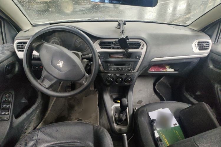 Used Peugeot 301 2014 1.6L Manual Comfort Edition CNG Center Console