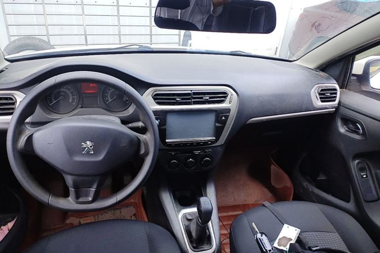 Used Peugeot 301 2014 1.6L Manual Comfort Edition Center Console