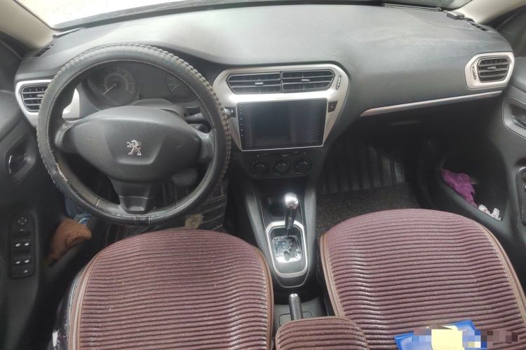 Used Peugeot 301 2014 1.6L Automatic Comfort Edition Center Console