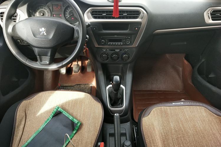 Used Peugeot 301 2014 1.6L Manual Comfort Edition Center Console