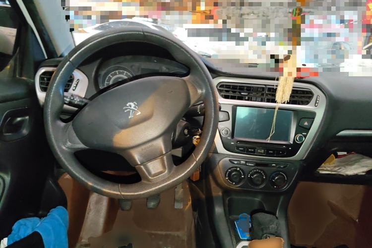 Used Peugeot 301 2014 1.6L Manual Comfort Edition Center Console