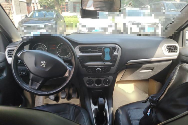Used Peugeot 301 2014 1.6L Manual Luxury Edition Center Console