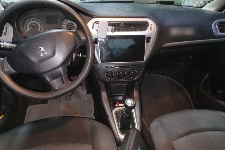 Used Peugeot 301 2014 1.6L Manual Comfort Edition Center Console