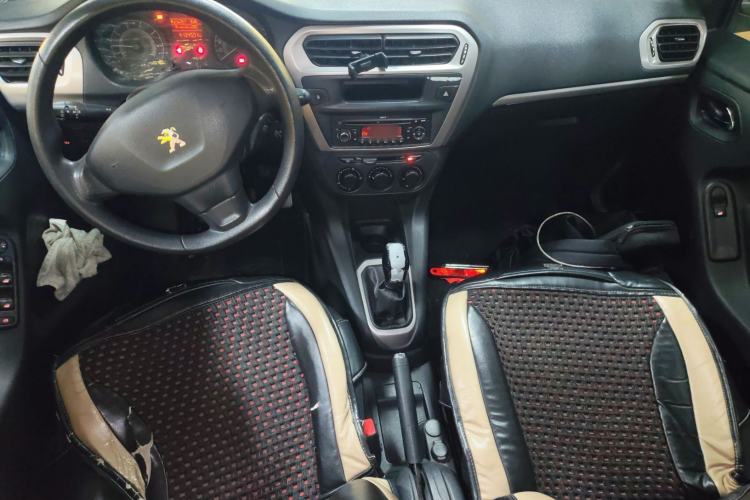 Used Peugeot 301 2014 1.6L Manual Comfort Edition Center Console