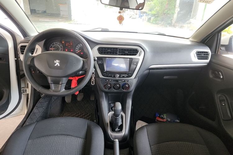 Used Peugeot 301 2014 1.6L Manual Comfort Edition Center Console