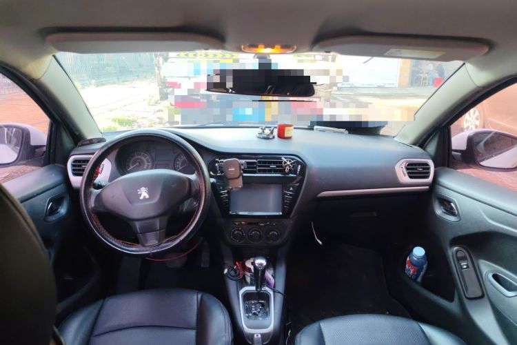 Used Peugeot 301 2014 1.6L Automatic Comfort Edition Center Console