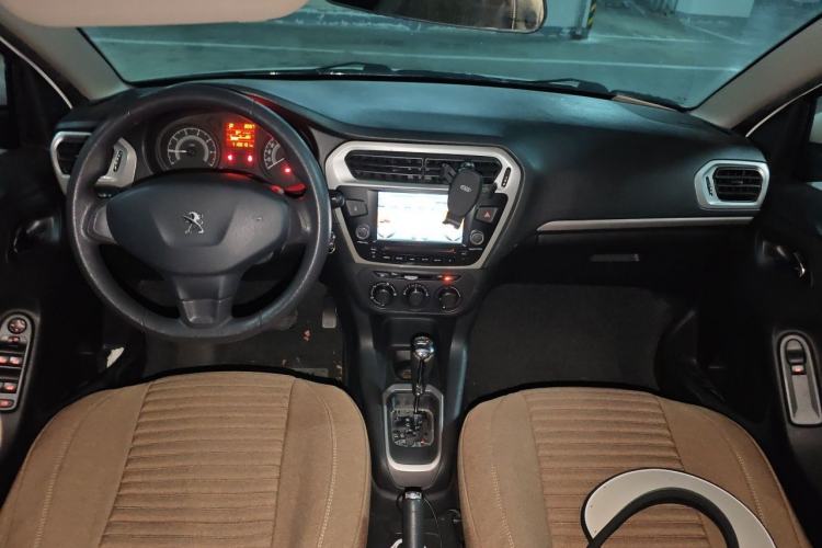 Used Peugeot 301 2014 1.6L Automatic Comfort Edition Center Console