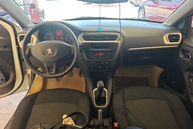 Used Peugeot 301 2014 1.6L Manual Comfort Edition Center Console