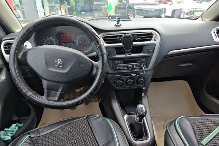 Used Peugeot 301 2014 1.6L Manual Comfort Edition Center Console