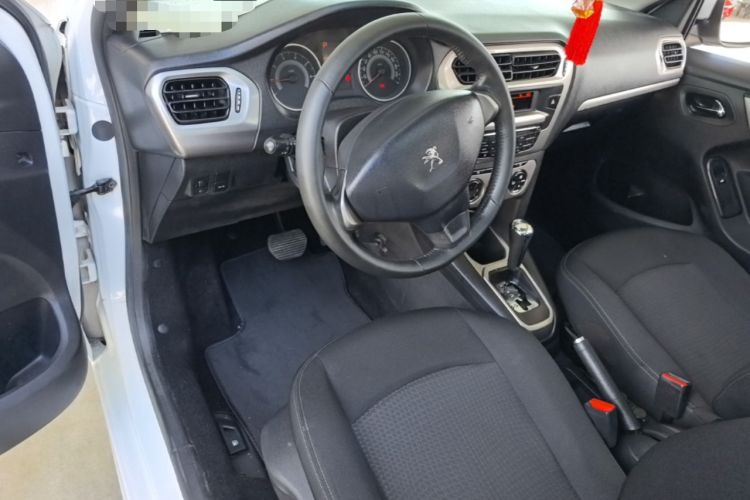 Used Peugeot 301 2014 1.6L Automatic Luxury Edition Center Console