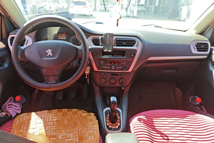 Used Peugeot 301 2014 1.6L Manual Comfort Edition Center Console