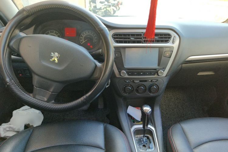 Used Peugeot 301 2014 1.6L Automatic Comfort Edition Center Console