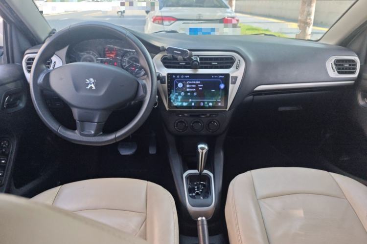 Used Peugeot 301 2014 1.6L Automatic Comfort Edition Center Console