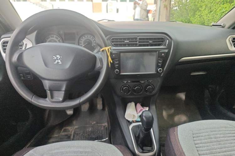 Used Peugeot 301 2014 1.6L Manual Comfort Edition Center Console