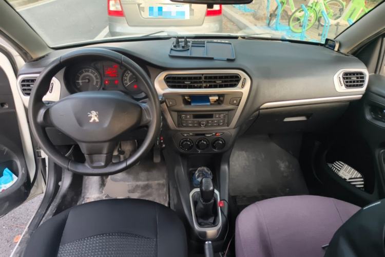 Used Peugeot 301 2014 1.6L Manual Comfort Edition Center Console