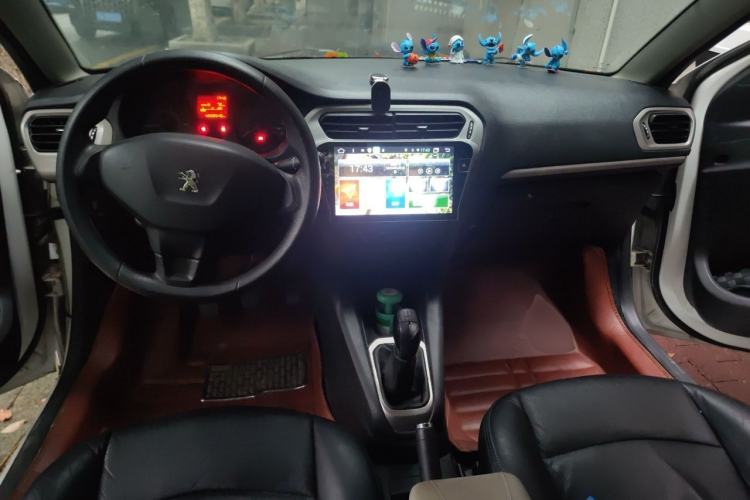 Used Peugeot 301 2014 1.6L Manual Comfort Edition Center Console