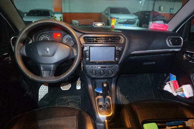 Used Peugeot 301 2014 1.6L Automatic Comfort Edition Center Console