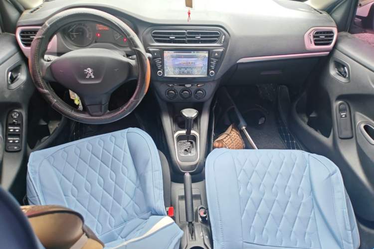 Used Peugeot 301 2014 1.6L Automatic Comfort Edition Center Console