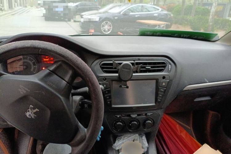 Used Peugeot 301 2014 1.6L Manual Comfort Edition Center Console